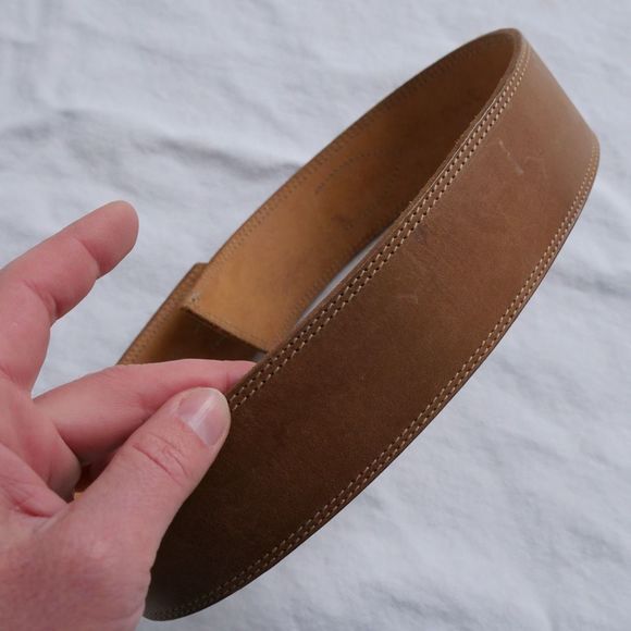 Wide light brown leather vintage western belt - Picture 3 of 4